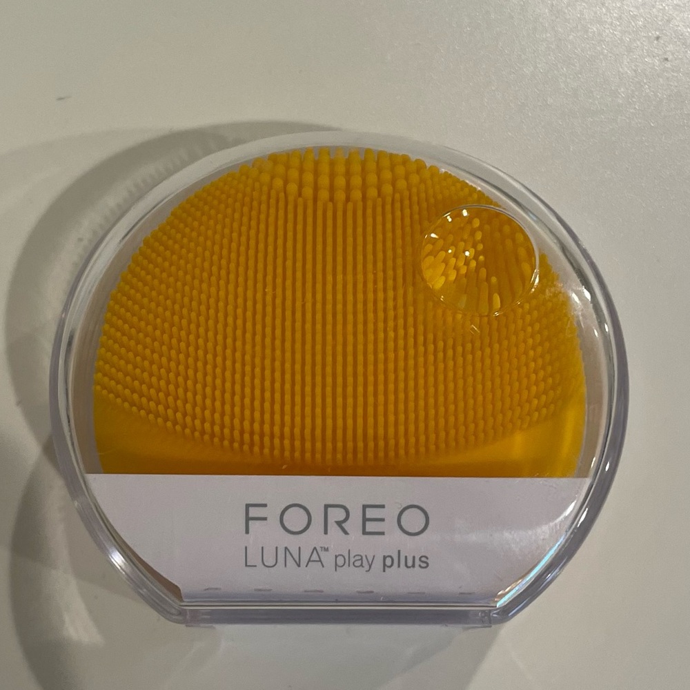 NWT FOREO Luna Play